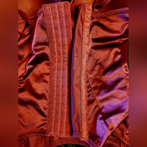 Body Rage Corset Bustier Lingerie Removable Garters Pushup M. Burgundy EUC - Picture 3 of 9
